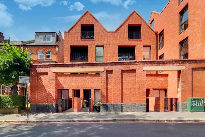 3 Bedroom Maisonette To Rent In Richardson Apartments, A Causton Road, London, N6