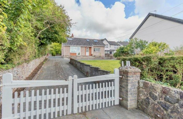 4 Bedroom Detached House For Sale In Swyn Medi Gaerwen, LL60