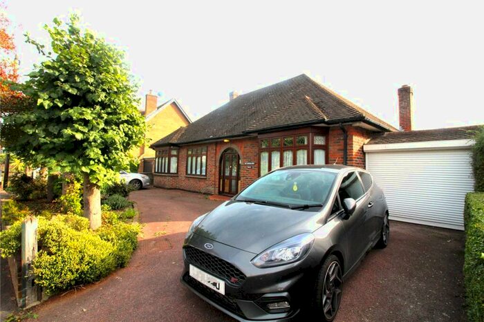 3 Bedroom Bungalow To Rent In St. Johns Avenue, Warley, Brentwood, Essex, CM14