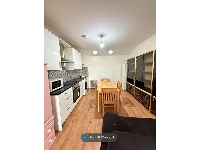 1 Bedroom Flat To Rent In Hounslow, Hounslow, TW3