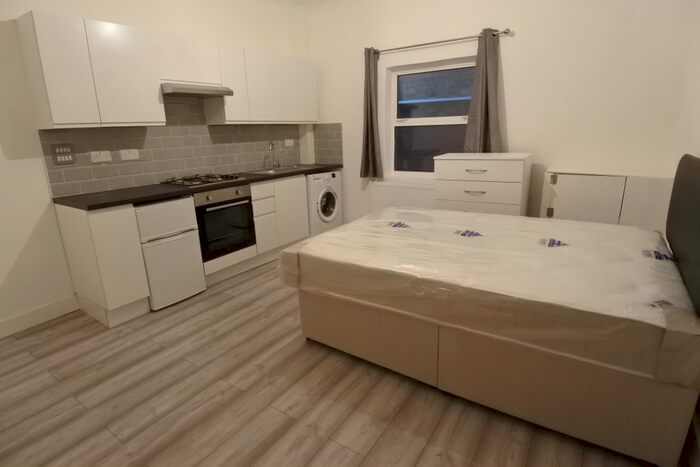 Studio To Rent In Burnley Road, Dollis Hill NW10