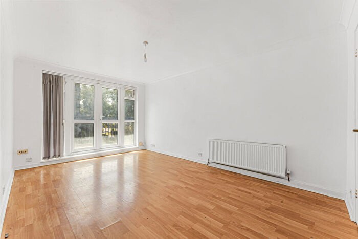1 Bedroom Apartment For Sale In Daubeney Road, London, E5