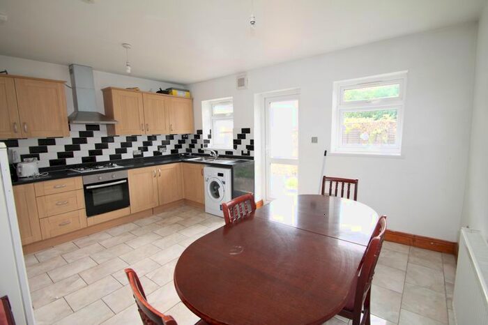 5 Bedroom Detached House To Rent In Tachbrook Road, Uxbridge, UB8