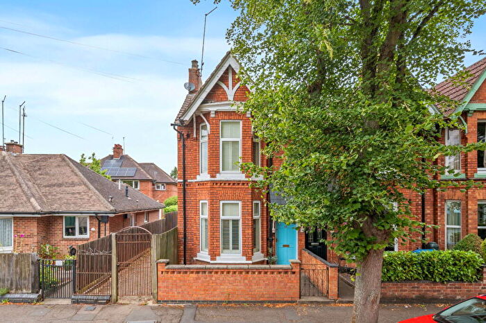 3 Bedroom End Of Terrace House For Sale In Broadway, Kettering, NN15