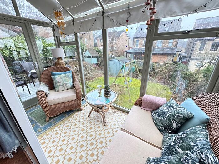 2 Bedroom Flat For Sale In Dallam Road, Shipley, West Yorkshire, BD18