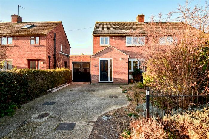 3 Bedroom Semi-Detached House To Rent In Izaak Walton Way, Cambridge, CB4