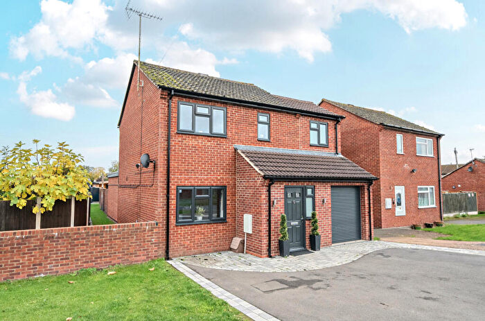 4 Bedroom Semi-Detached House For Sale In George Dowty Drive, Northway, Tewkesbury, GL20