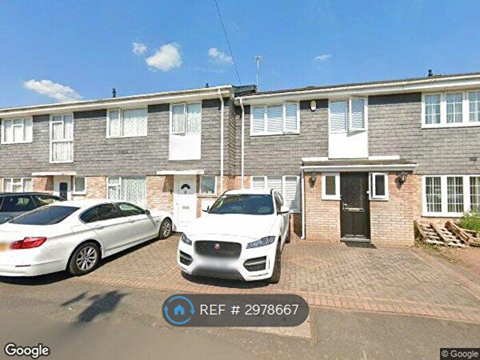 3 Bedroom Terraced House To Rent In The Greenway, Slough, SL1