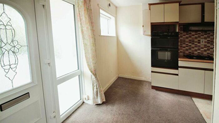 3 Bedroom Terraced House For Sale In Leadwell Lane, Rothwell, Leeds, LS26