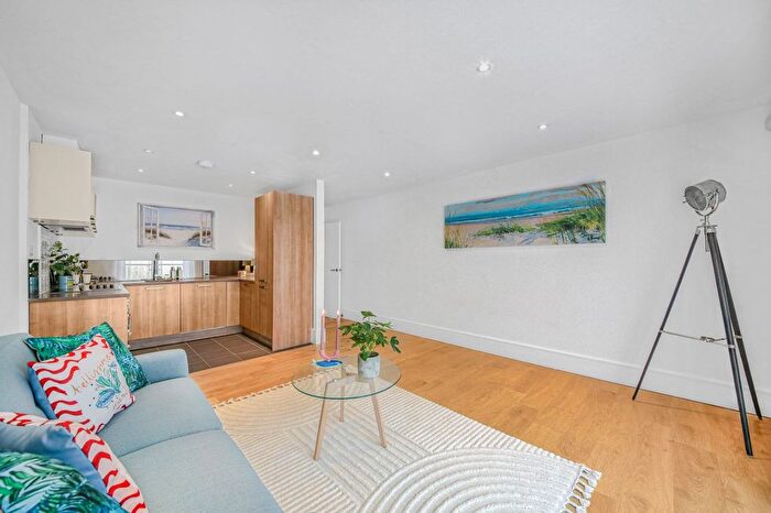 1 Bedroom Flat For Sale In Radius Apartments, Omega Place, N1
