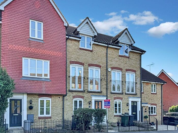 3 Bedroom Property To Rent In Guernsey Way, Kennington, Ashford, TN24