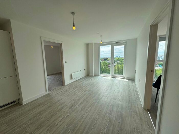 2 Bedroom Flat To Rent In Middlewood Plaza, Craven Street, Salford, M5