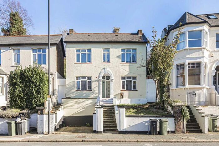2 Bedroom Flat To Rent In Norwood Road, Herne Hill, SE24