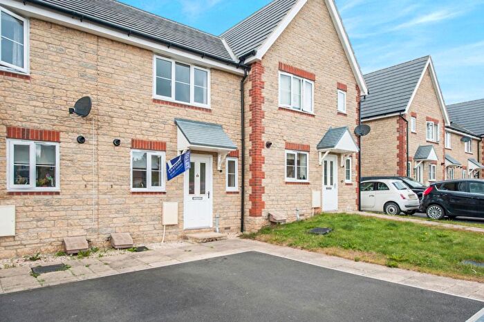 2 Bedroom House To Rent In Lapwing Lane, Watchfield, Swindon, SN6