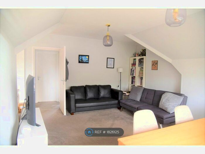 2 Bedroom Flat To Rent In Clifton Road, London, N8