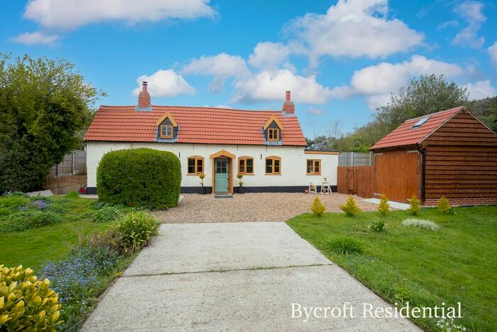 4 Bedroom Cottage For Sale In Back Lane, Lound, Lowestoft, NR32