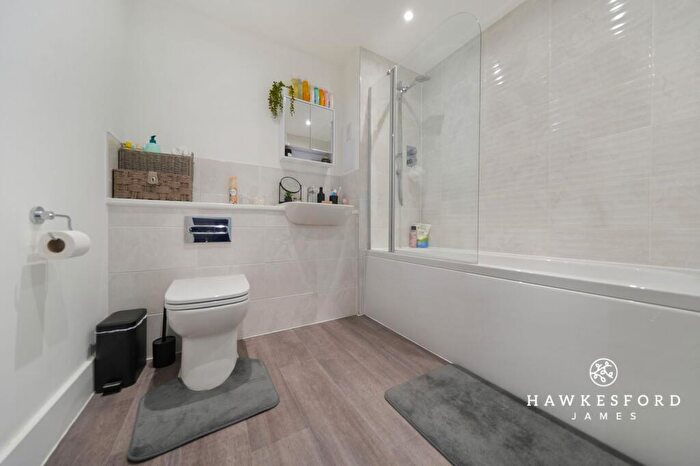 1 Bedroom Apartment For Sale In Neptune Close, Milton Regis, ME10