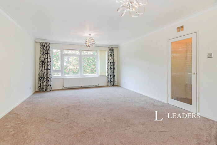 2 Bedroom Apartment To Rent In Avondale Court, Sutton, SM2