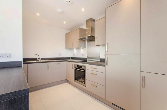 1 Bedroom Flat To Rent In Kingston Road, Wimbledon, London, SW20