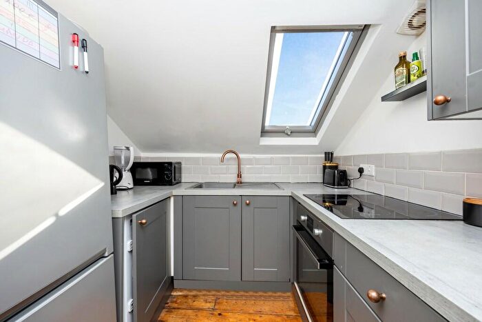 2 Bedroom Apartment For Sale In Springfield Road, Brighton, BN1