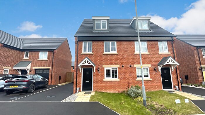 3 Bedroom Semi-Detached House To Rent In Swanage Close, Preston, PR4