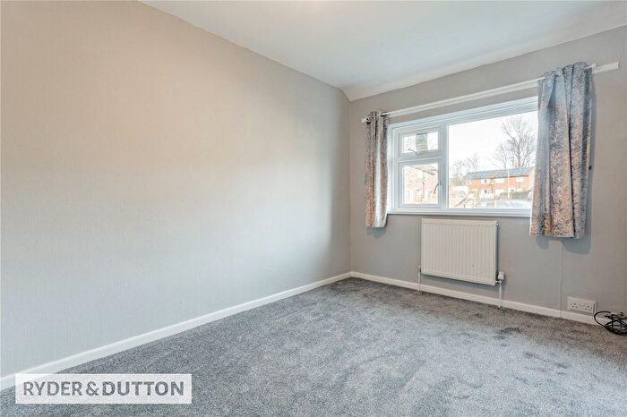 3 Bedroom Semi-Detached House For Sale In Winterford Road, Mossley, OL5