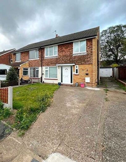 3 Bedroom Semi-Detached House To Rent In Ashmead Close, Chatham, ME5