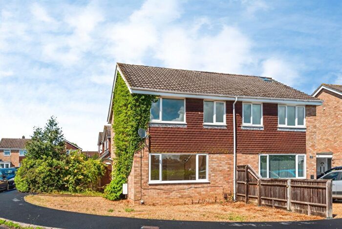 3 Bedroom Semi Detached House For Sale In Hamble Drive, Abingdon, OX14