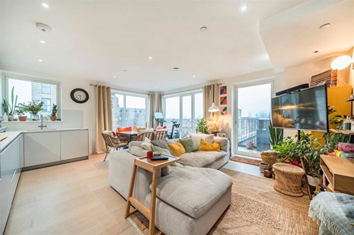 2 Bedroom Flat For Sale In Wyndham Road, Camberwell, SE5