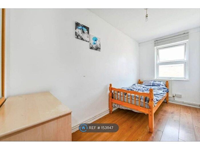 3 Bedroom Flat To Rent In Mundford Road, London, E5