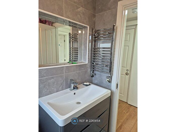 1 Bedroom Flat To Rent In Tamworth Lane, Mitcham, CR4