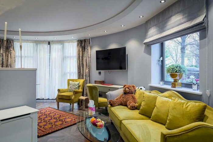 1 Bedroom Flat To Rent In Montaigne Close, London, SW1P