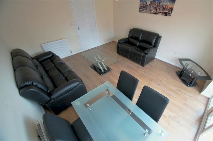 4 Bedroom Semi-Detached House To Rent In Signals Drive, Coventry, CV3