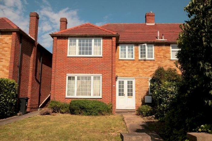 3 Bedroom Semi-Detached House To Rent In Belgrave Gardens, Oakwood/Southgate, N14