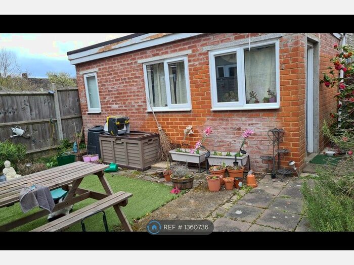 Studio To Rent In Studio Boundfield Road, London, SE6