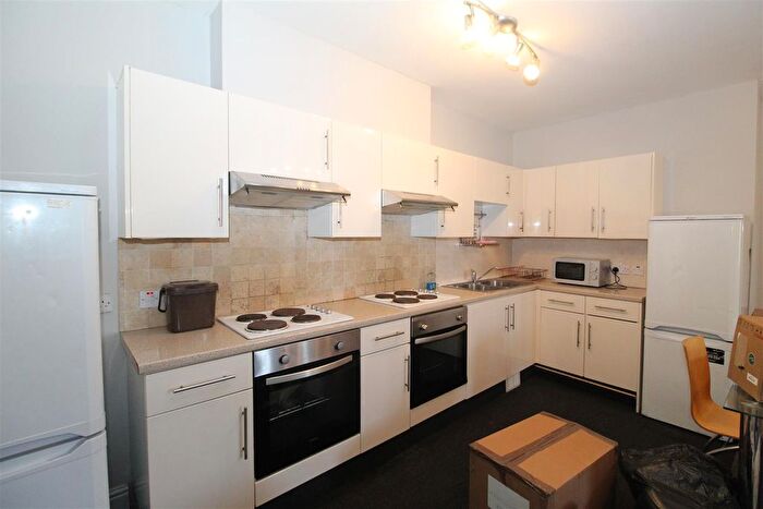 5 Bedroom Flat To Rent In Darran Street, Cathays, Cardiff, CF24