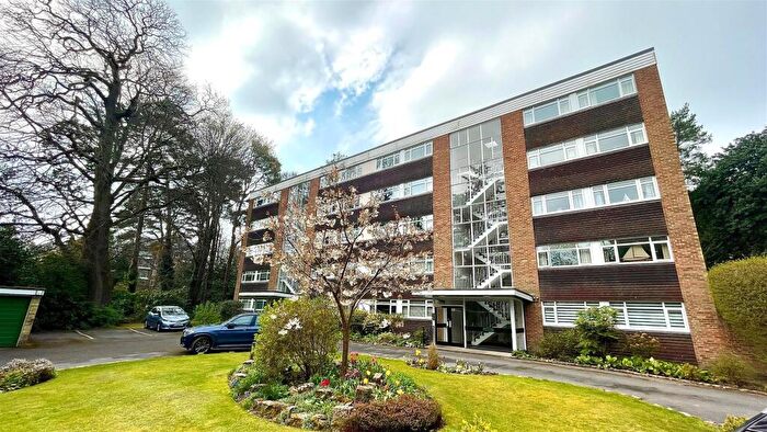 2 Bedroom Flat To Rent In The Avenue, Branksome Park, BH13