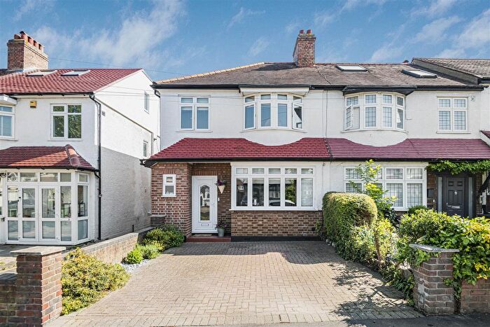 3 Bedroom End Terrace House For Sale In Lymescote Gardens, Sutton, SM1