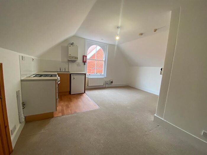Studio To Rent In Clarendon Road, Southsea, PO5
