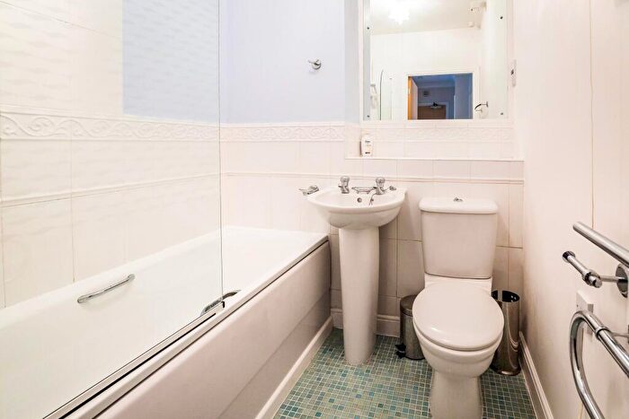 2 Bedroom Apartment To Rent In Duchess Place, Chester, CH2