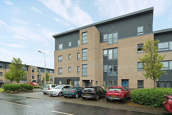 2 Bedroom Flat For Sale In West Pilton Terrace, Pilton, Edinburgh, Midlothian, EH4