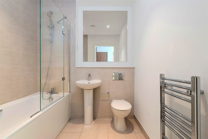 2 Bedroom Flat For Sale In Chatham Waters, South House, Gillingham Gate Road, Gillingham, ME4