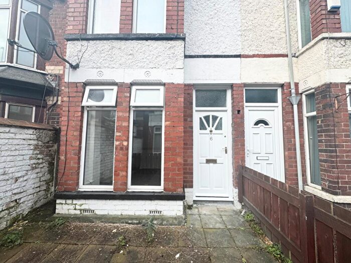 2 Bedroom House To Rent In Salisbury Gardens, Raglan Street, Hull, HU5
