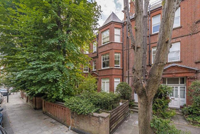 4 Bedroom Flat To Rent In Compayne Gardens, West Hampstead, NW6