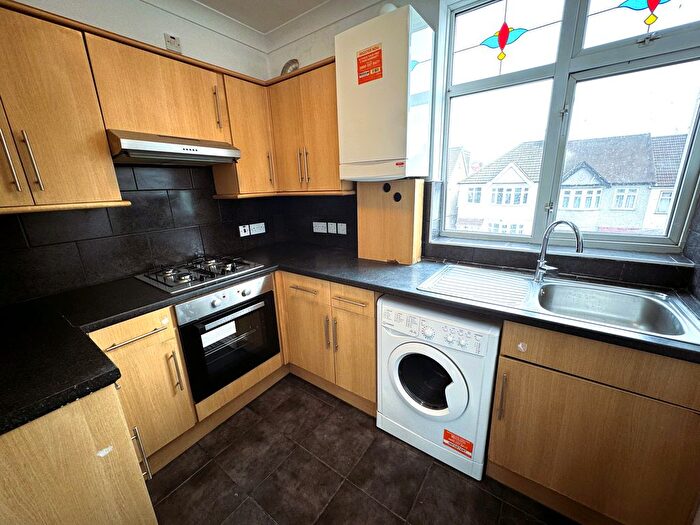 2 Bedroom Flat To Rent In Horns Road, Ilford, IG6
