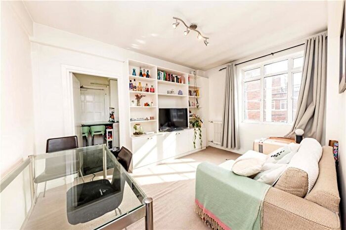 1 Bedroom Flat To Rent In Latymer Court, London, W6