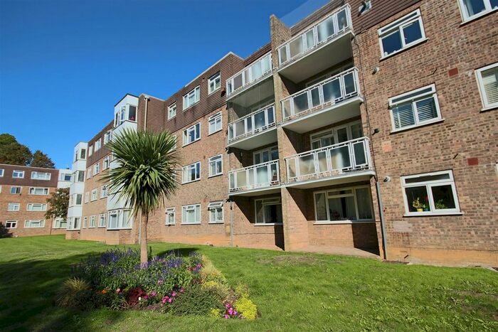 2 Bedroom Flat To Rent In Kingsmere, London Road, Preston, Brighton, BN1