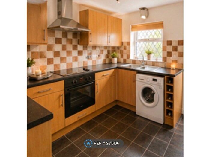 2 Bedroom Terraced House To Rent In South Place, Chesterfield, S40
