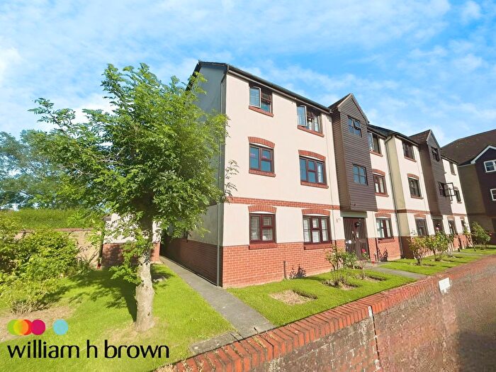 2 Bedroom Flat To Rent In California Close, Highwoods, Colchester, CO4