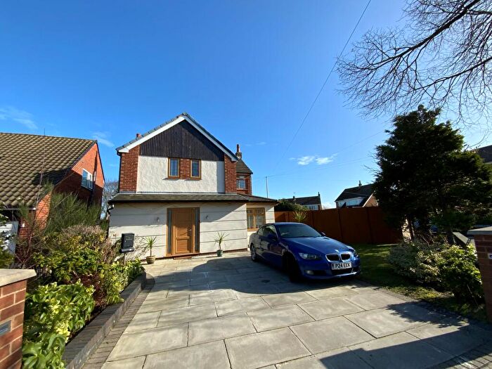 3 Bedroom Detached House To Rent In Woodlands Road, L37